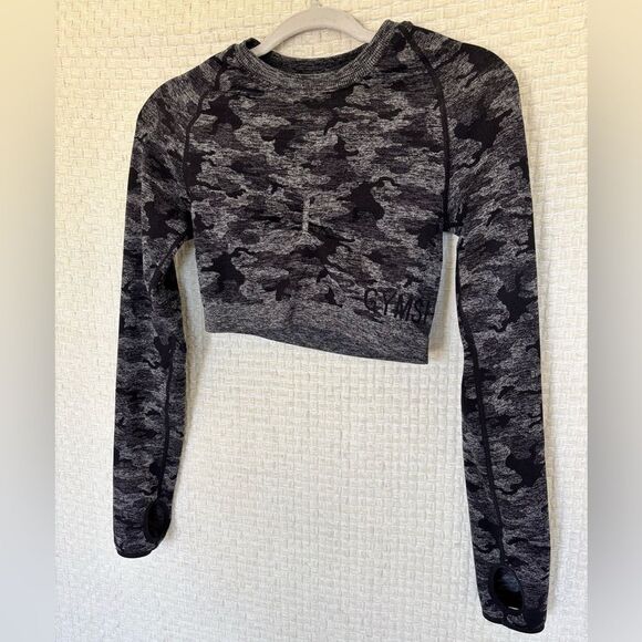 Adapt Seamless Camp Crop✨ - Picture 2 of 11